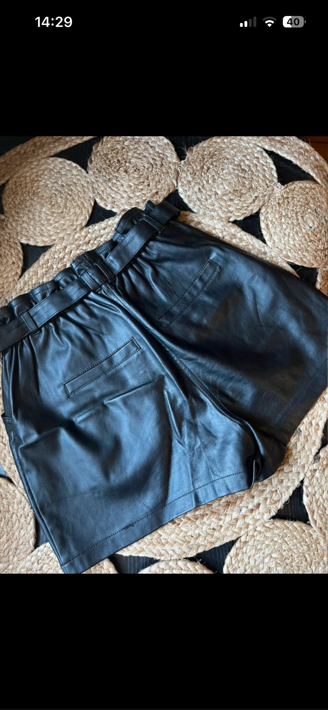 Lindo Short em couro sintético preto Pimkie - Tamanho PP (ótimo estado) – photo 4